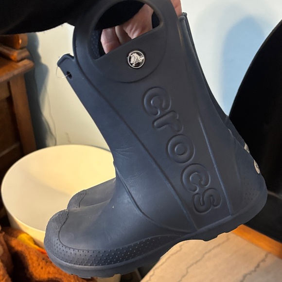 Size 13 CROCS Kids Dark Blue Rain Boots - Picture 6 of 7